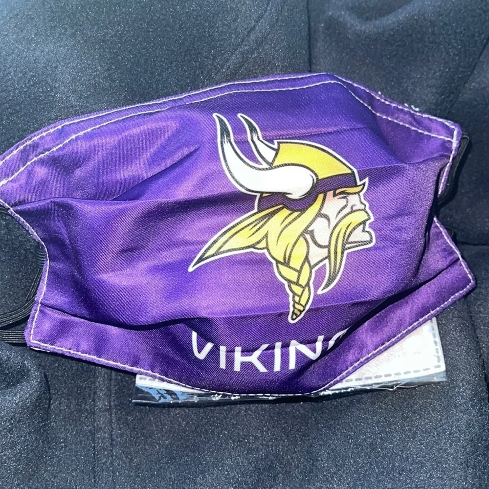 New Vikings face mask